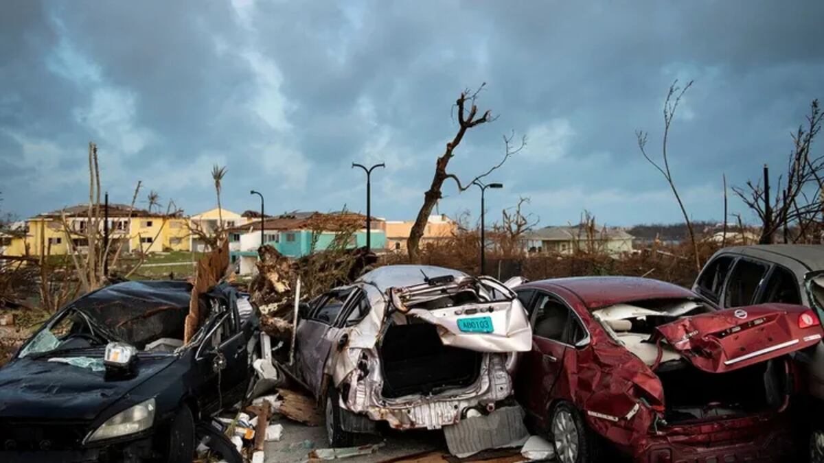 Suben a 52 los muertos y mil 300 los desaparecidos por huracán Dorian en Bahamas