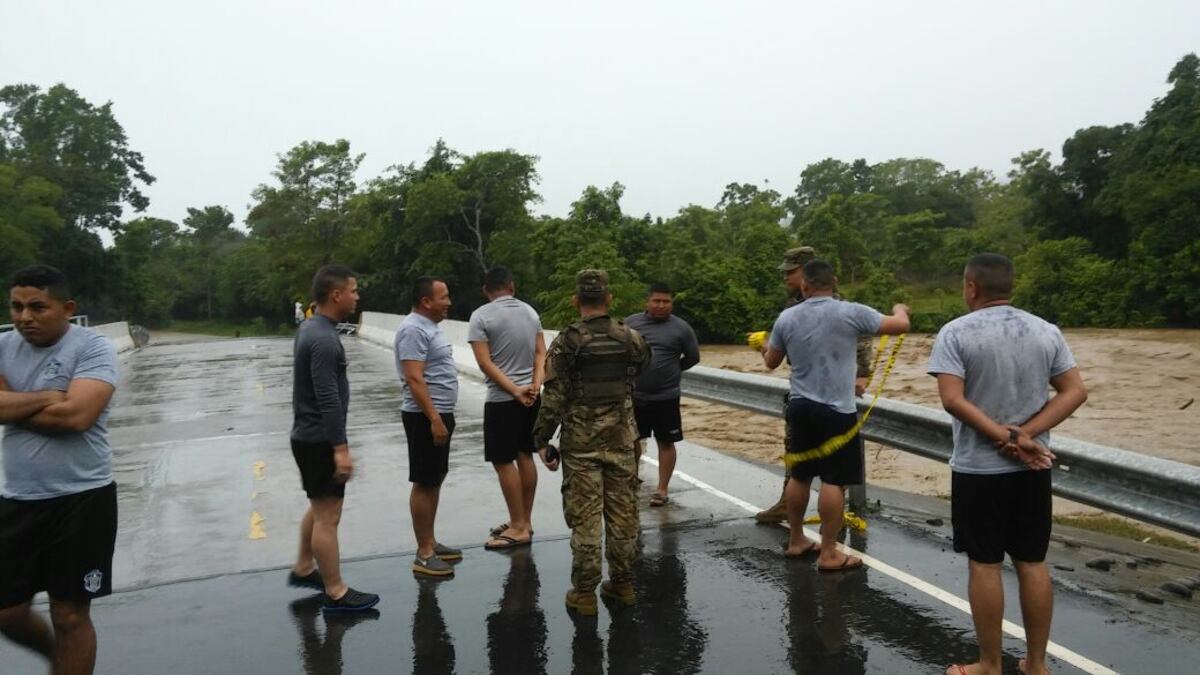 ¡SIN AGUA! Las fuertes lluvias dejan a Barú sin el vital líquido