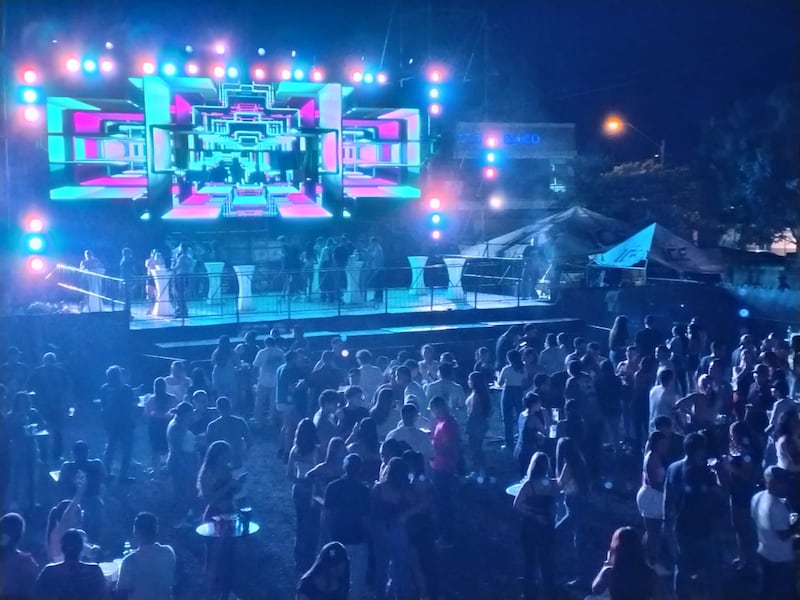 Patronales de Santiago Apóstol arrancan con música, largas filas y fuerte dispositivo de seguridad