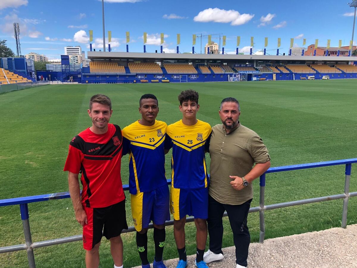 César Reyna se va al fútbol español por una temporada