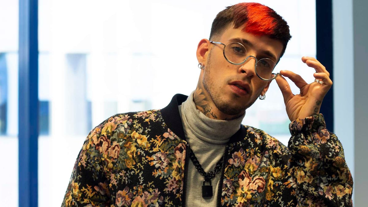 Qué llamen al 911. Sech la vuelve a botar con su más reciente estreno musical mientras cantante español reclama coautoría