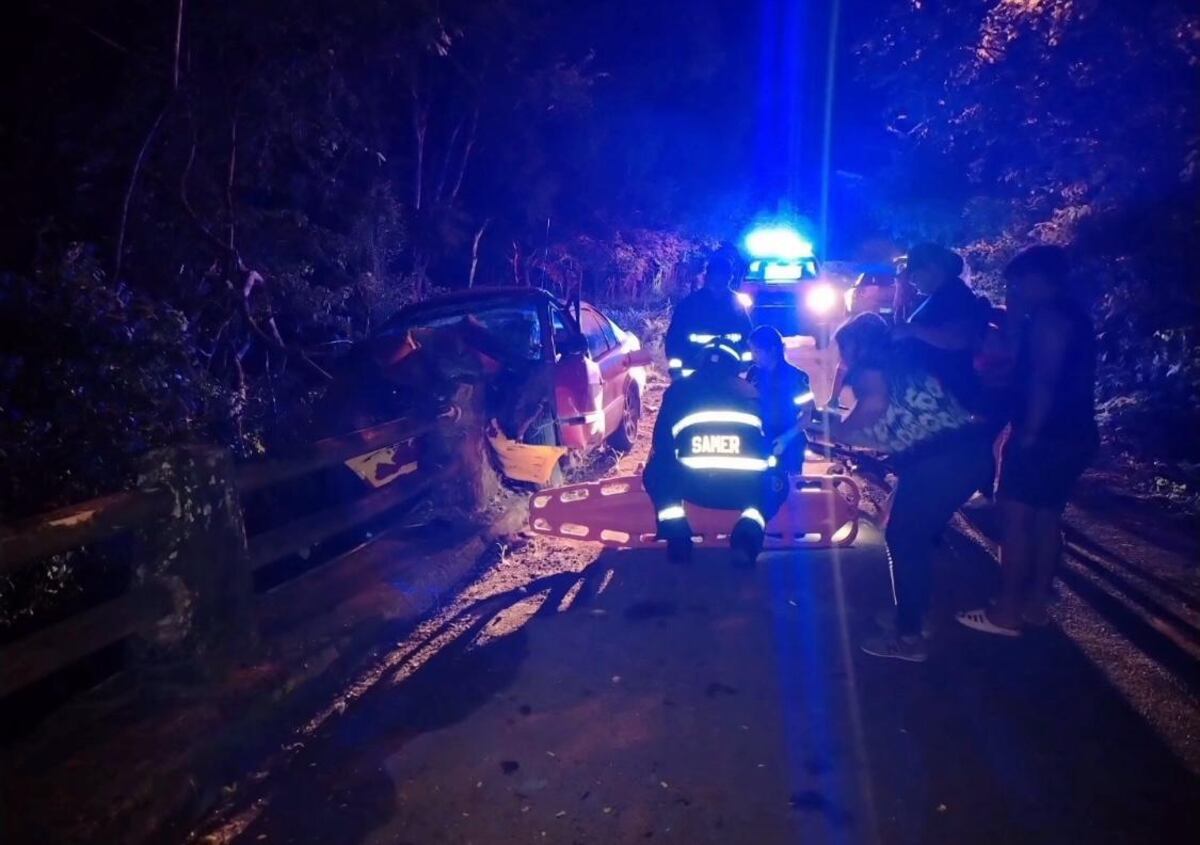 Se salva de morir al chocar contra barandal de puente en Parita