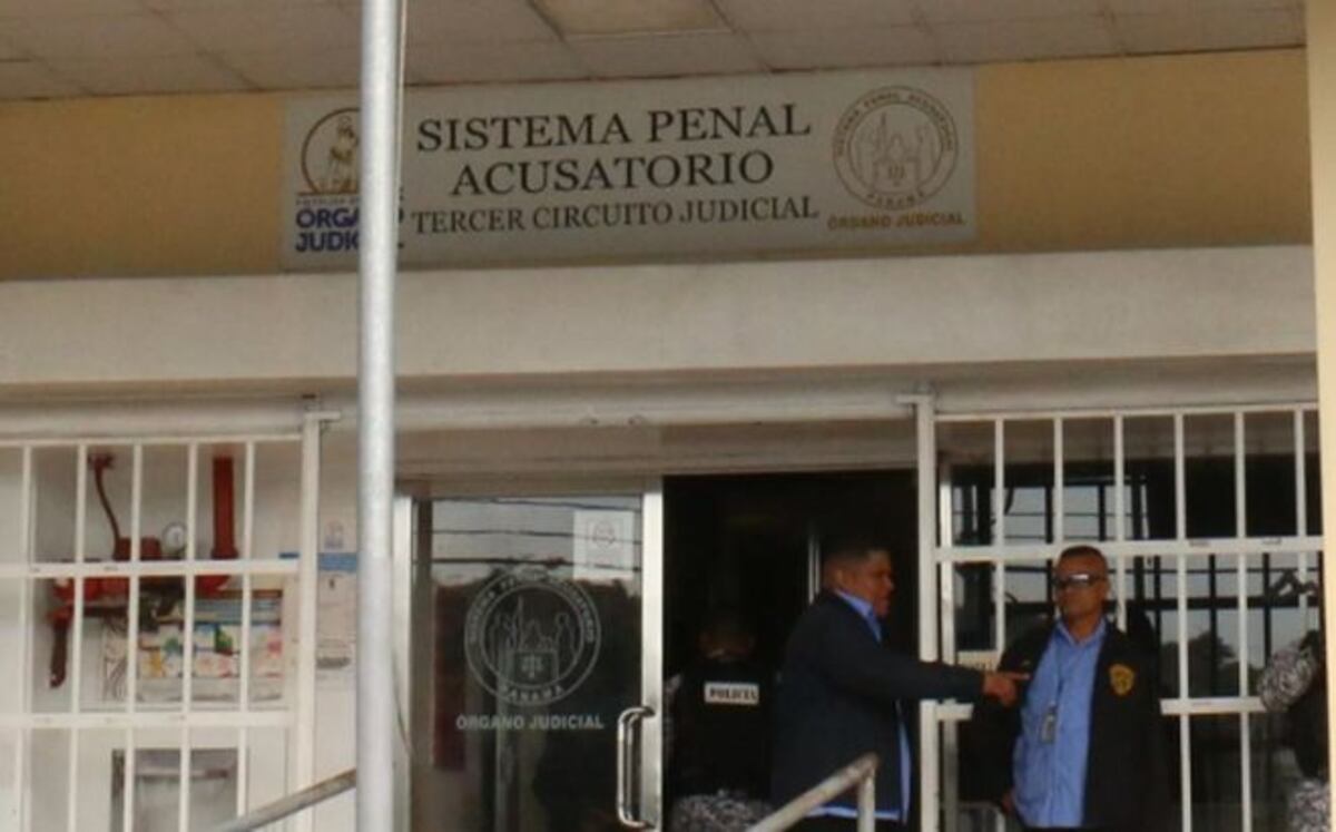 Hombre queda detenido. Hirió a su pareja con un objeto en el área del cuello