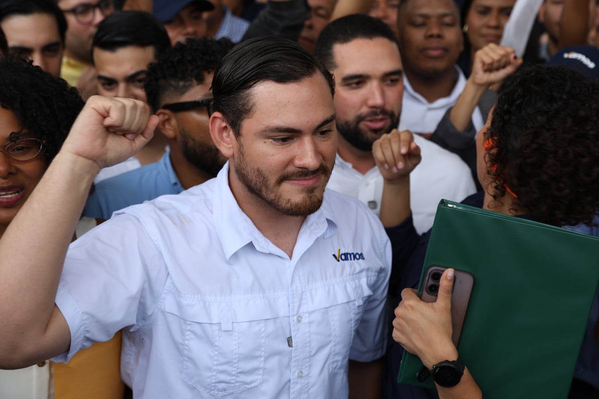 ‘Este país tiene que ser diferente’: Vamos entrega 70 mil firmas al Tribunal Electoral y avanza para convertirse en partido político + VÍDEO