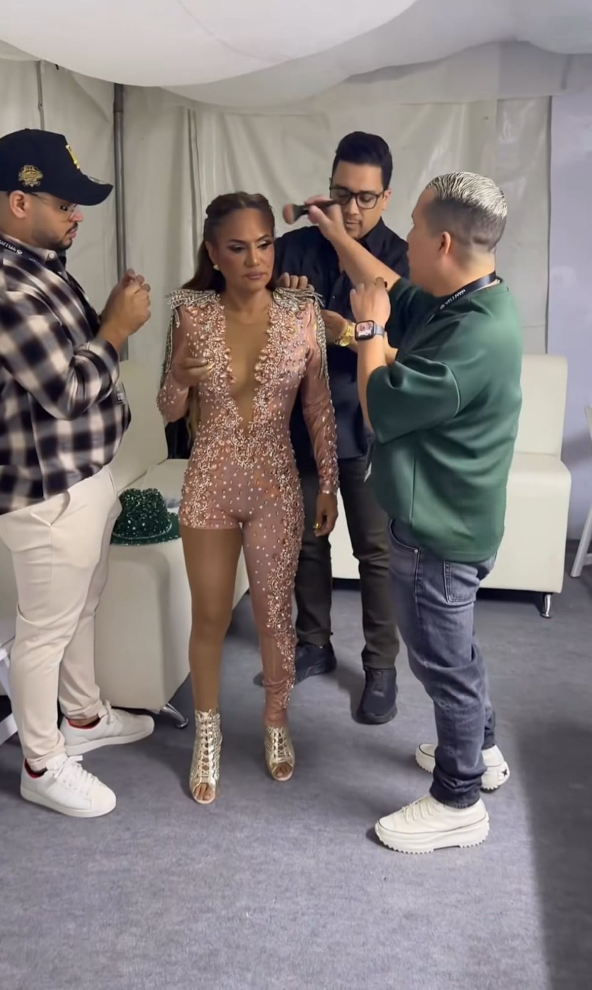 Sandra Sandoval tira la casa por la ventana y arma tremenda rumba en su cumpleaños  