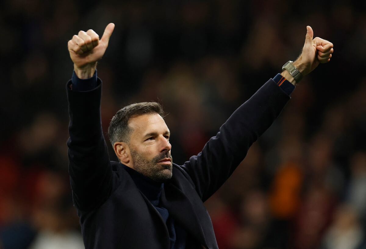 ¿Regreso a la Premier League? Burnley evalúa fichar a Ruud Van Nistelrooy