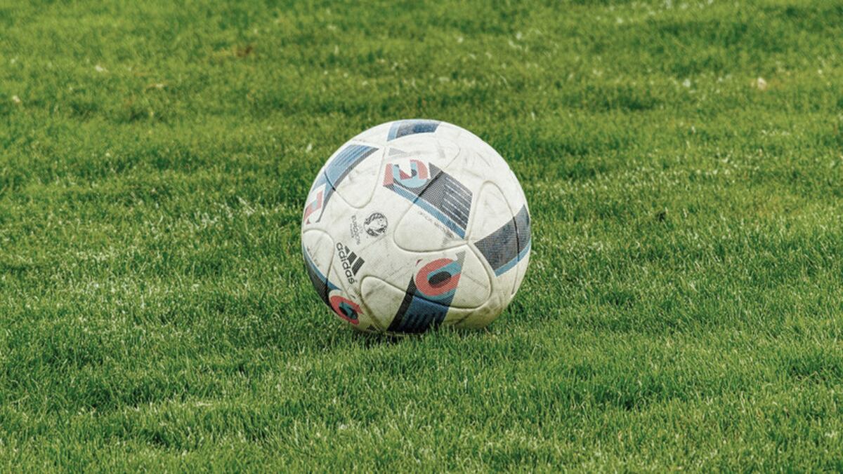 ¡ESCÁNDALO SEXUAL! Presidente de club y futbolista juntos en la cama