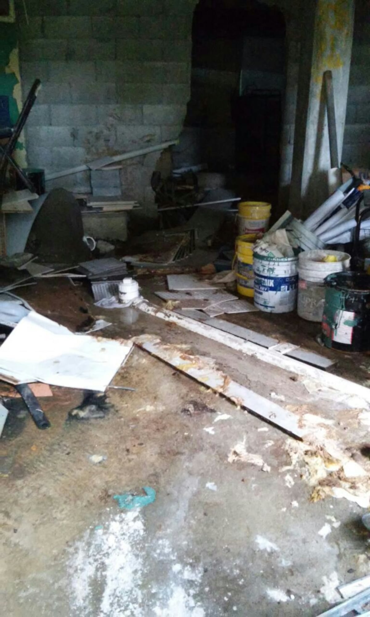 Instituto América sin clases por desbordamiento de aguas negras 