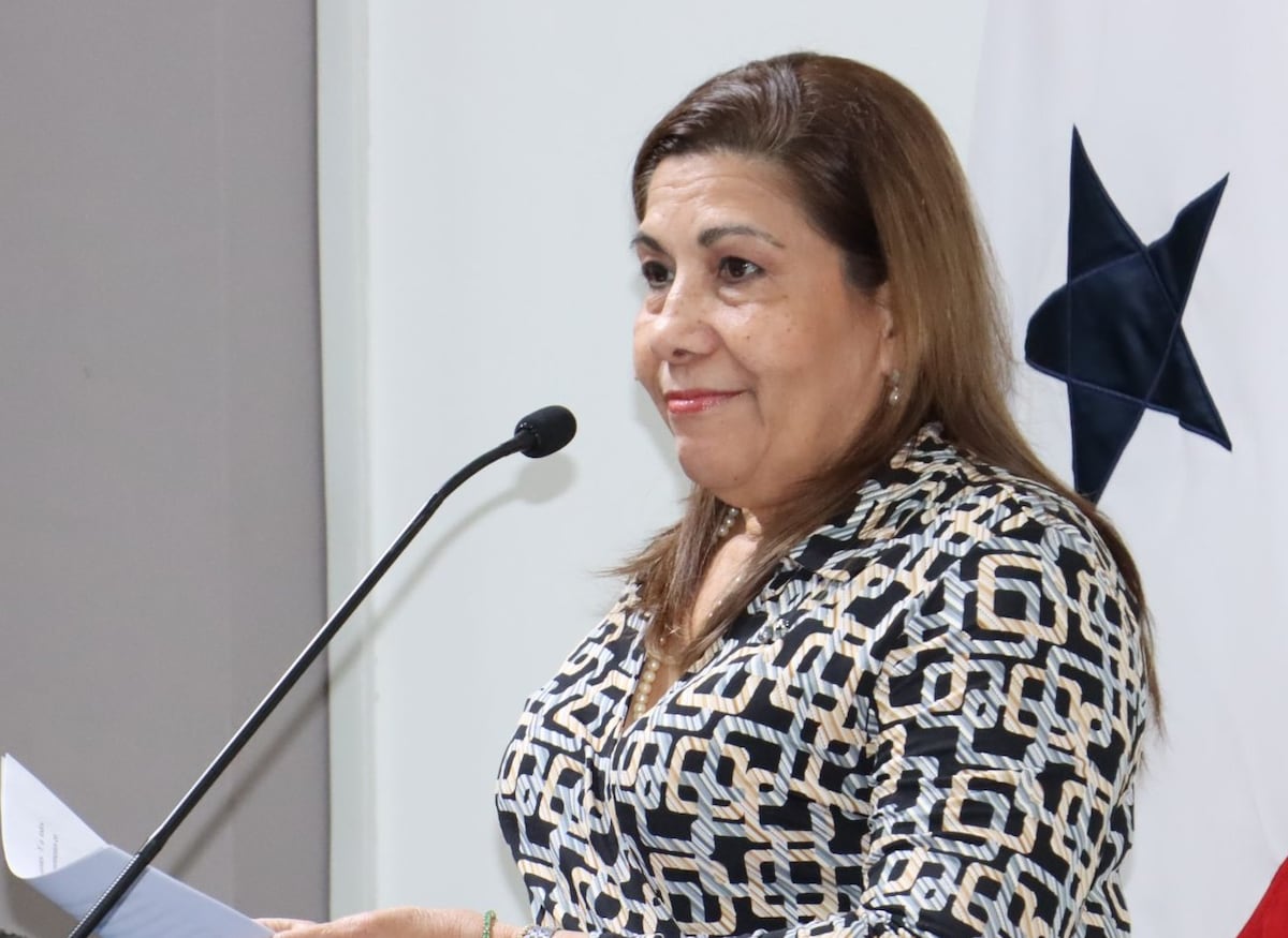 Consejo Universitario de la Unachi no podía rechazar renuncia de Etelvina Medianero