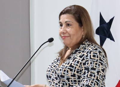 Consejo Universitario de la Unachi no podía rechazar renuncia de Etelvina Medianero