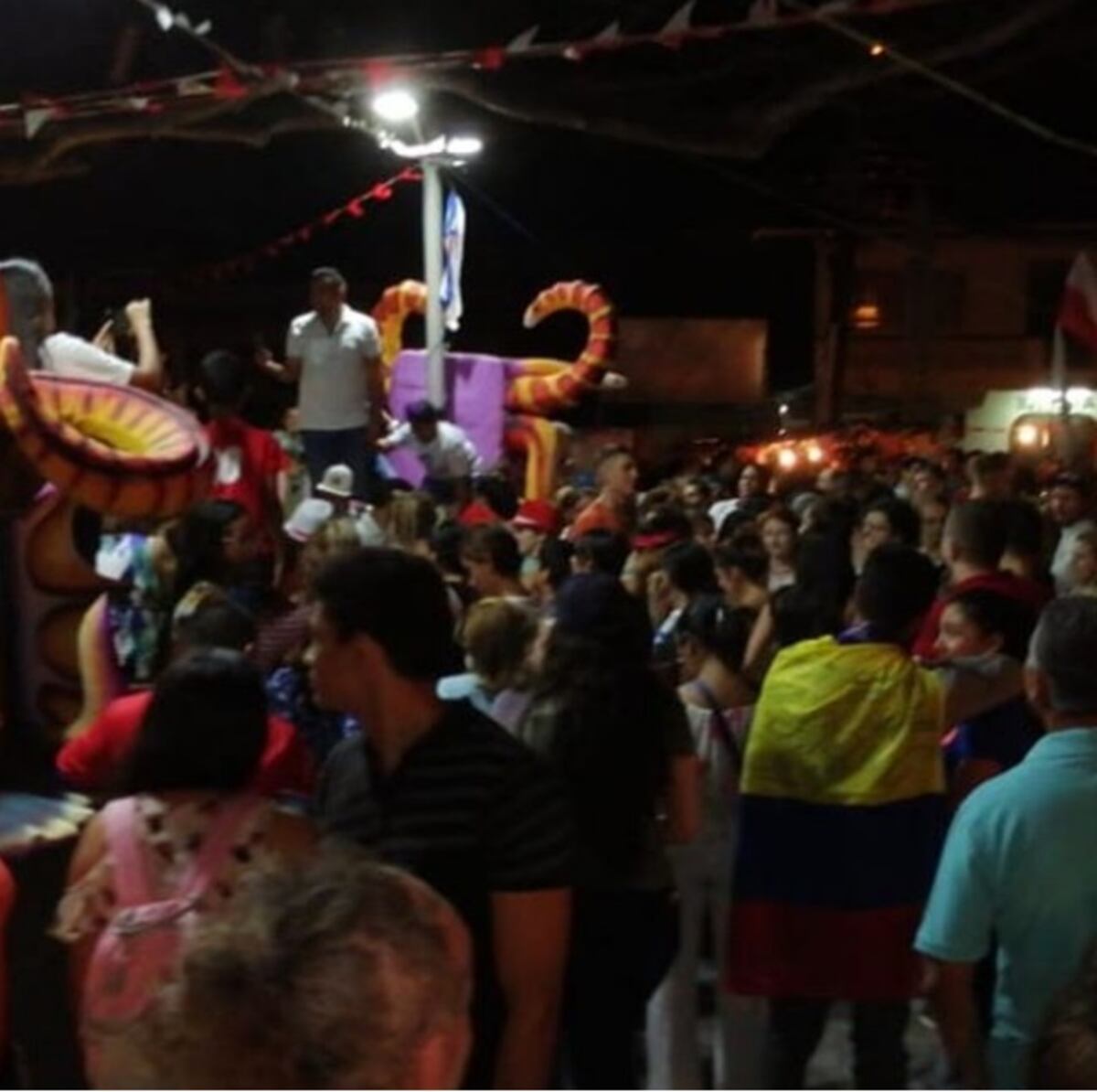 Peregrinos le meten al baile típico en Chitré y otros nos muestran sus pasos