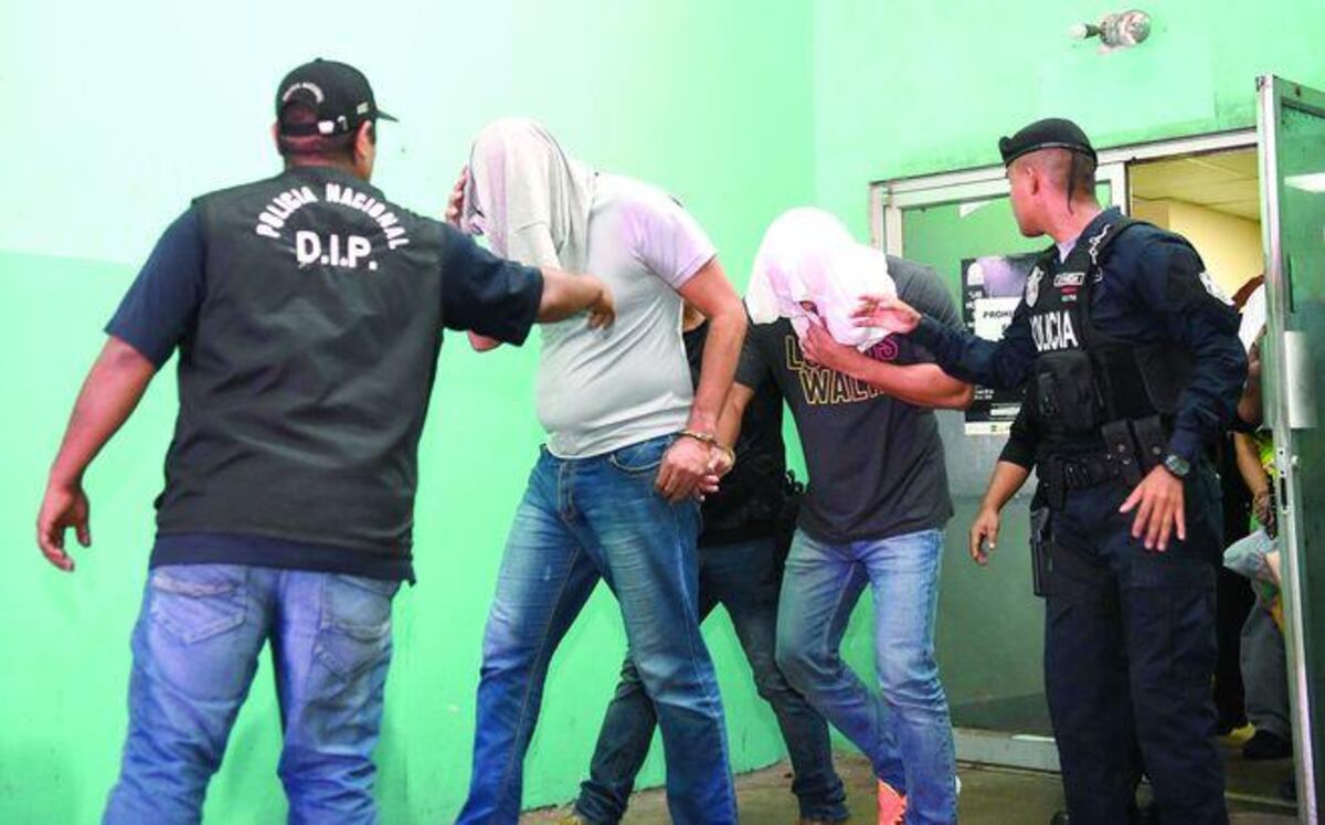 ¡SALEN A PROTESTAR! Personas, en apoyo a los detenidos por el caso 'El Gallero'