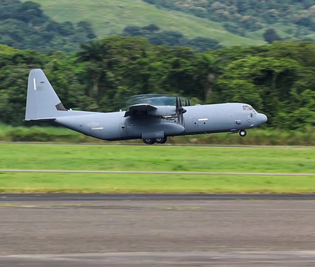 Avión militar de EE.UU. llega a Panamá con equipo ‘secreto’ para entrenamientos en la selva