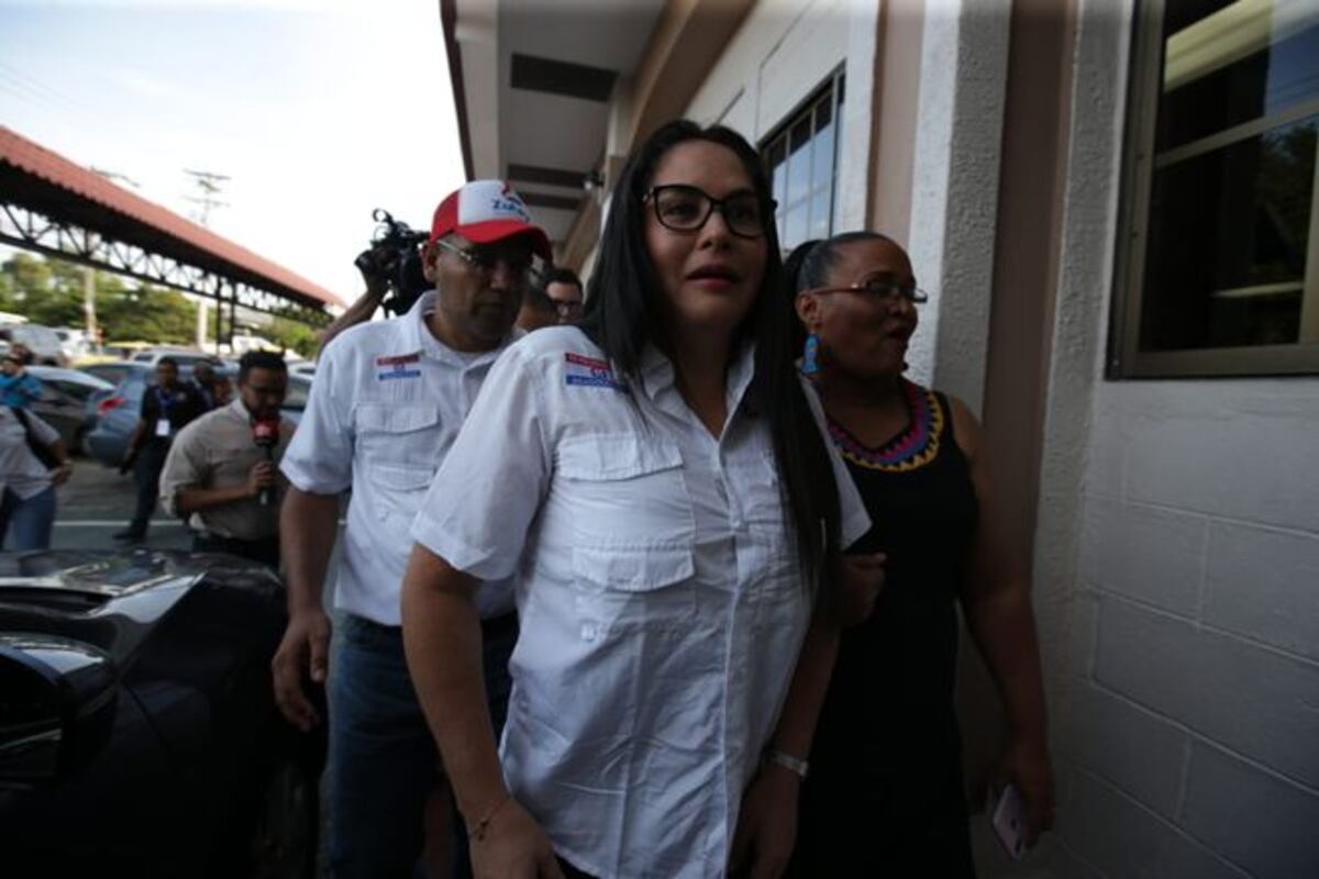 Zulay llora,habla de maletines en contienda del PRD y que habrá sorprendidos