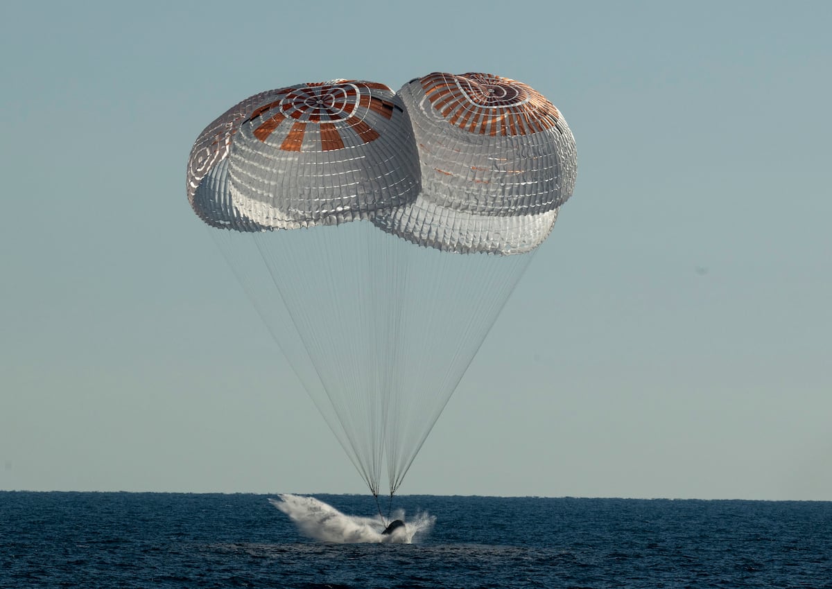 Regresan. Cayeron al mar los astronautas del Crew 4 de la Nasa