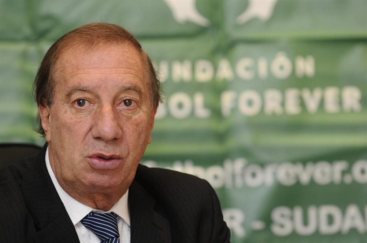 Bilardo está “muy bien” y da negativo por coronavirus