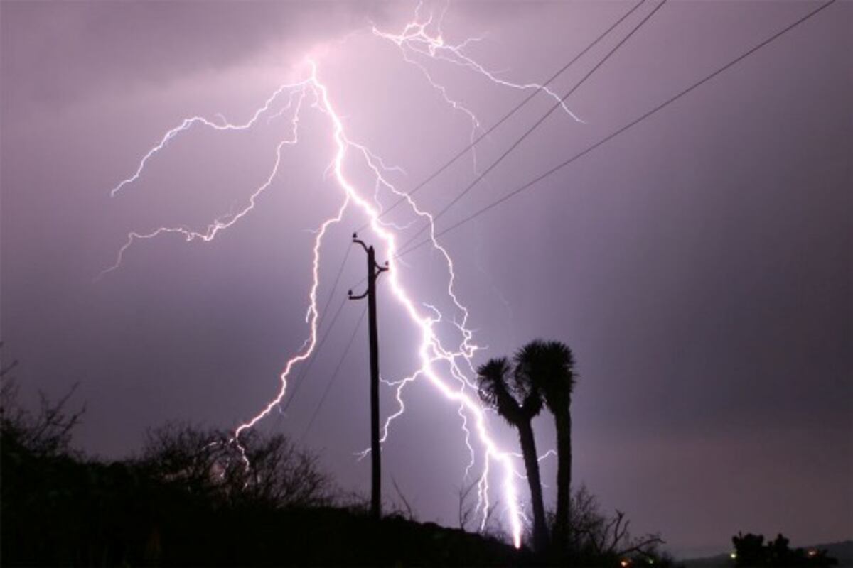¡QUÉ MALA SUERTE! Muere extranjera electrocutada tras caer un rayo en Boquete