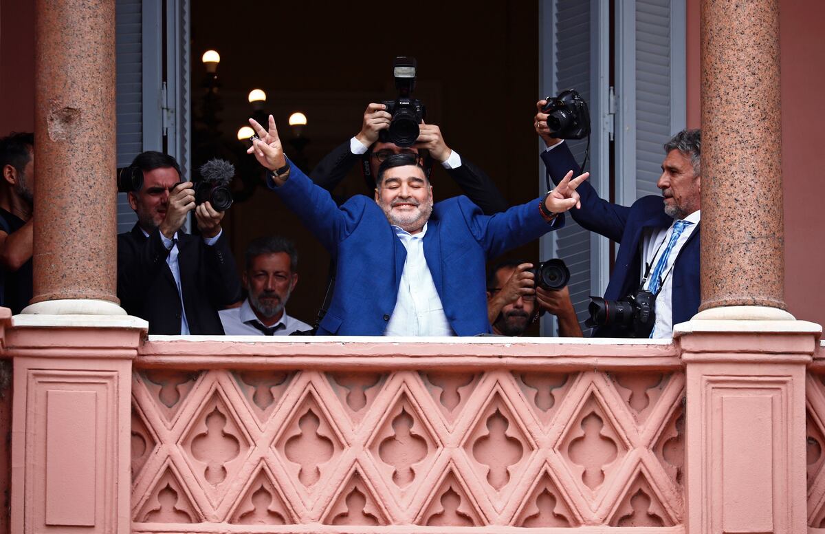 Maradona visita la presidencia de Argentina y lanza mensaje a Macri