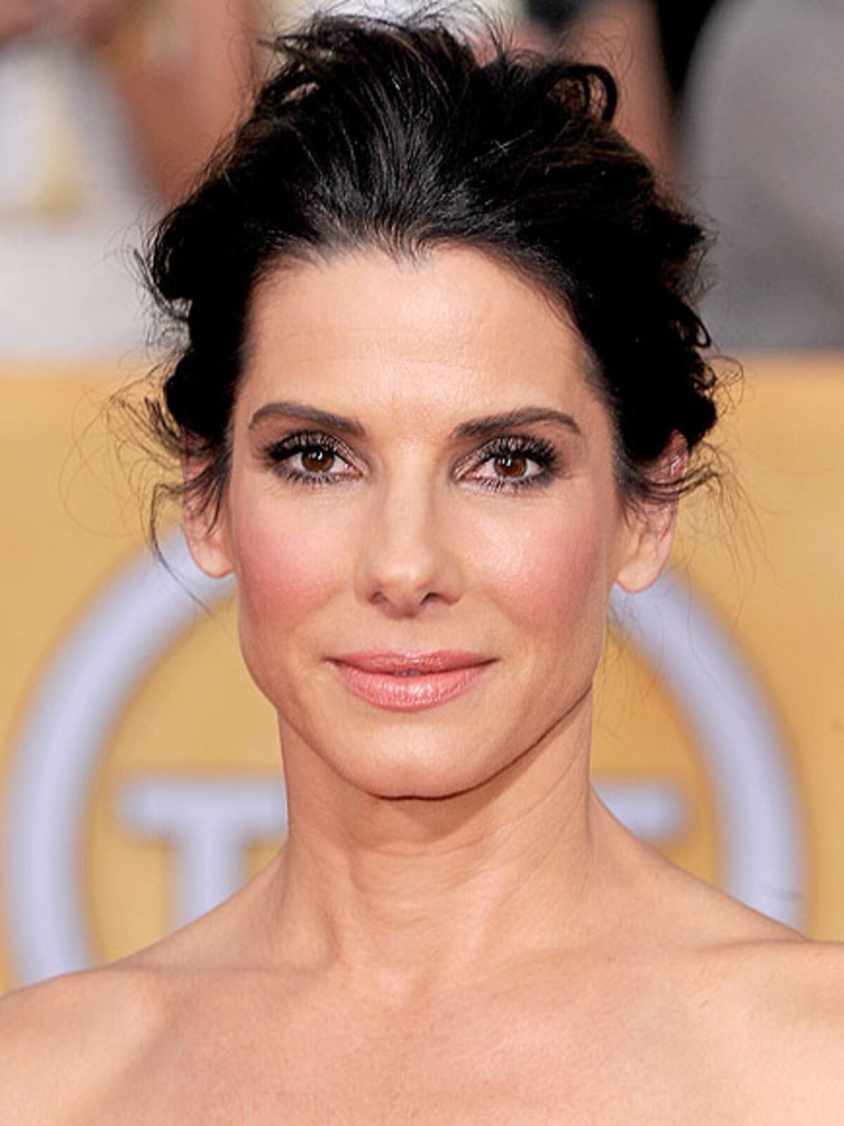 Sandra Bullock usa raro facial hecho supuestamente a base de esperma masculino
