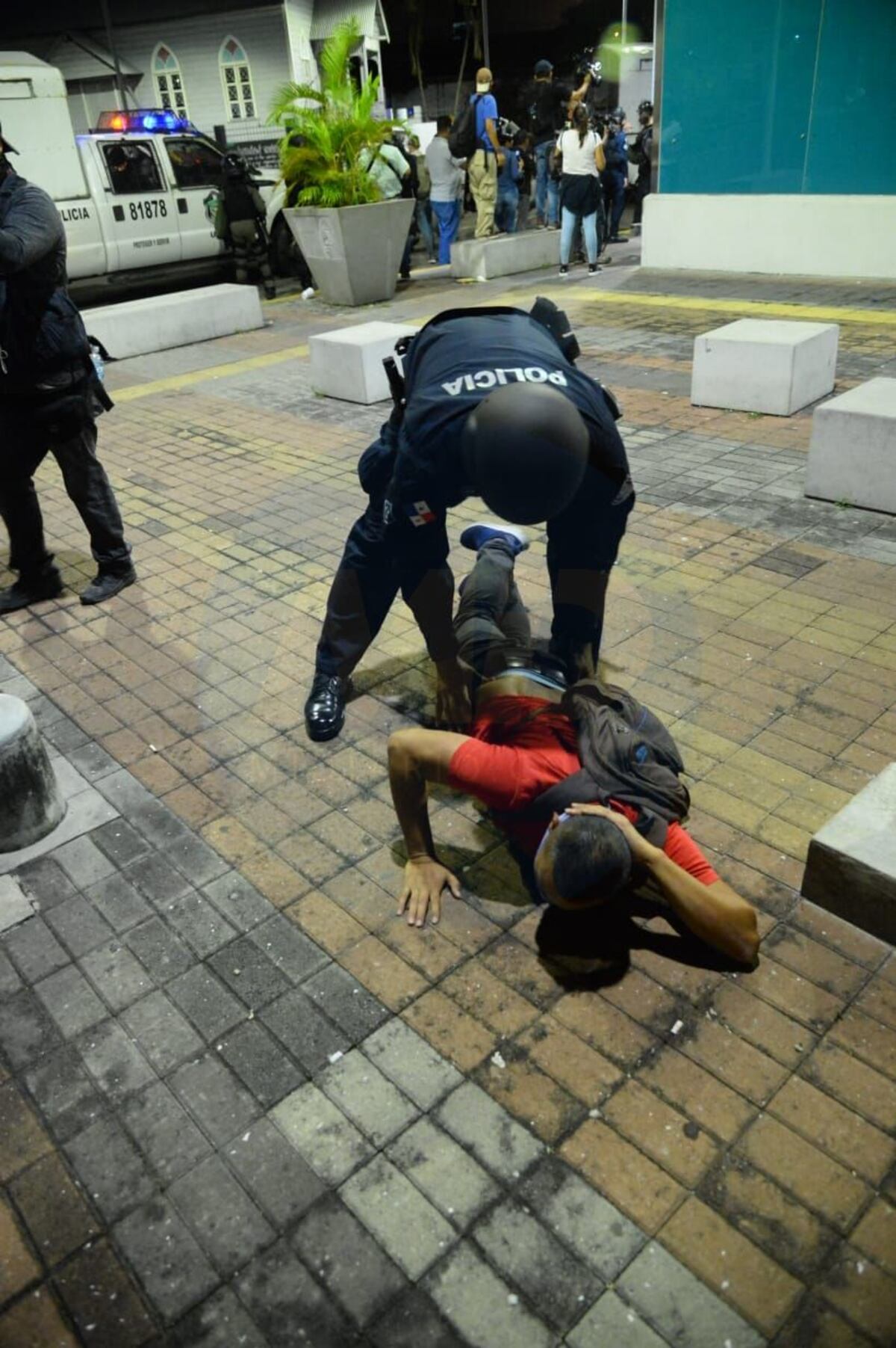 Aprehensiones, disturbios y 'matasuegras’. Así fueron las protestas del 31 de octubre