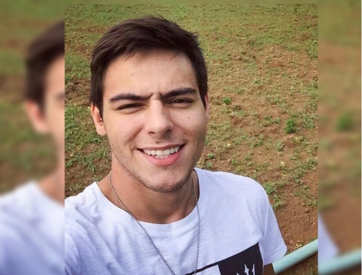 Piloto golpea a su novia y es captado en plena agresión