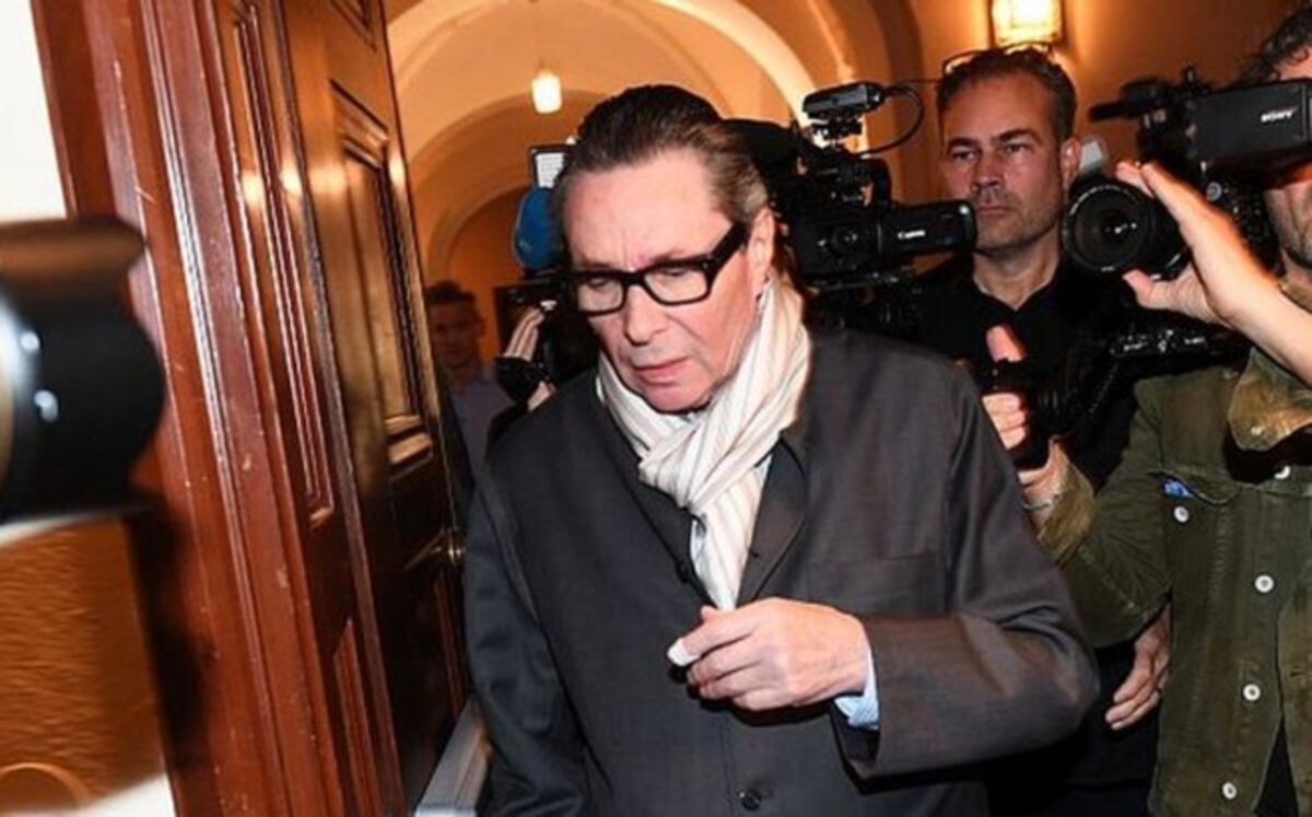 Dos años de cárcel a protagonista de escándalo sexual en los premios Nobel