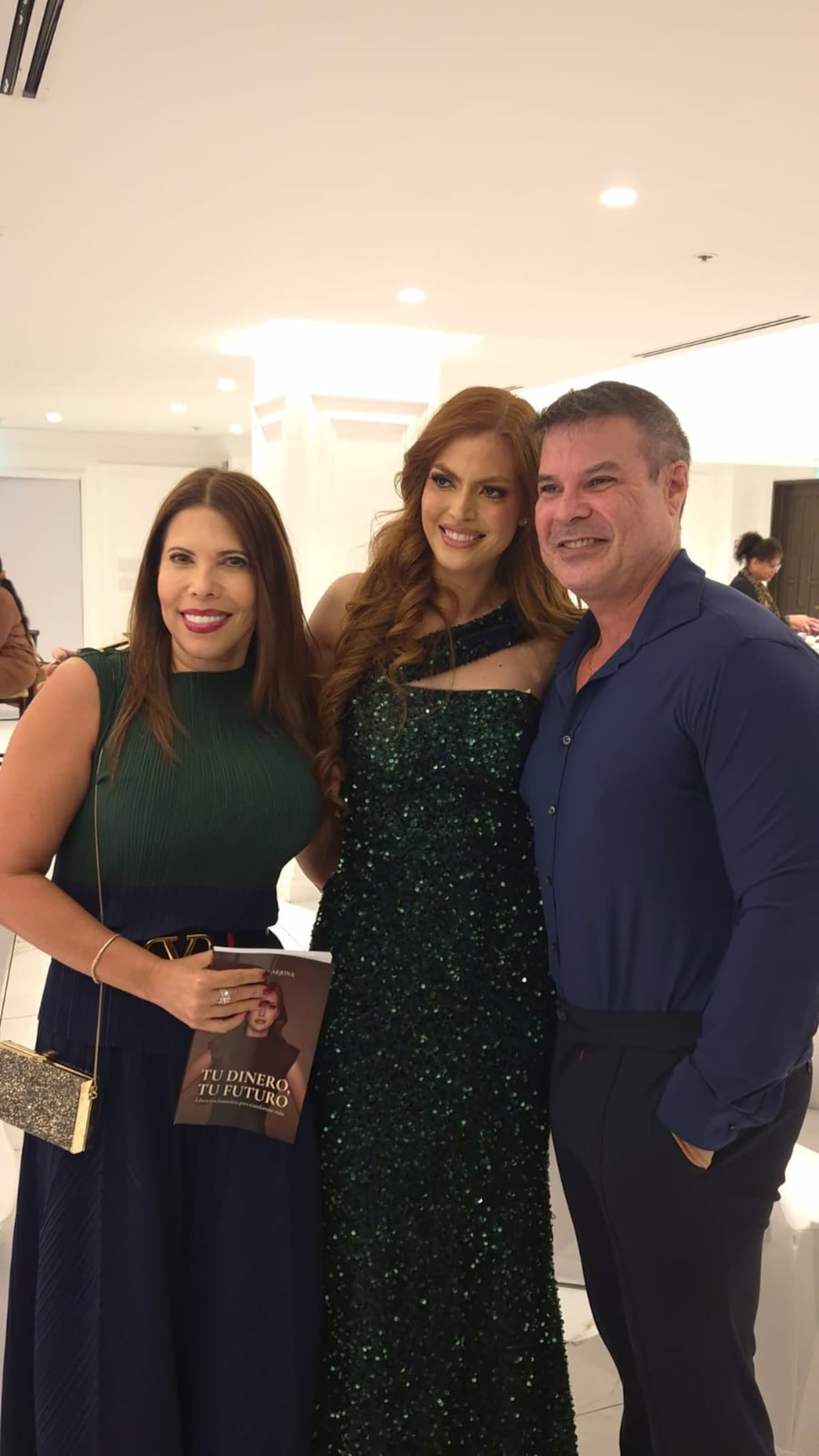 EXCLUSIVA. Génesis Arjona lanza su primer libro y dice: ‘No descarto regresar a la política ni a los certámenes’