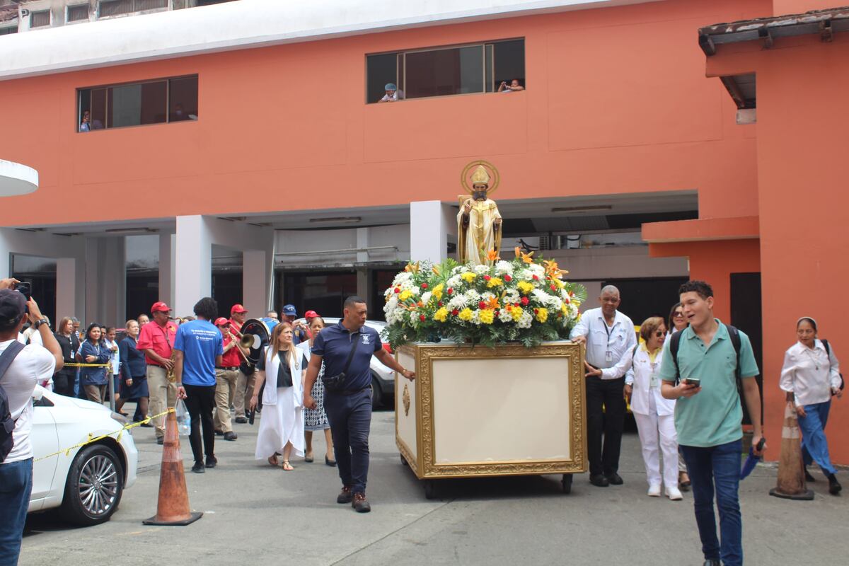 Hospital Santo Tomás celebra 322 años de servicio con emotiva ceremonia