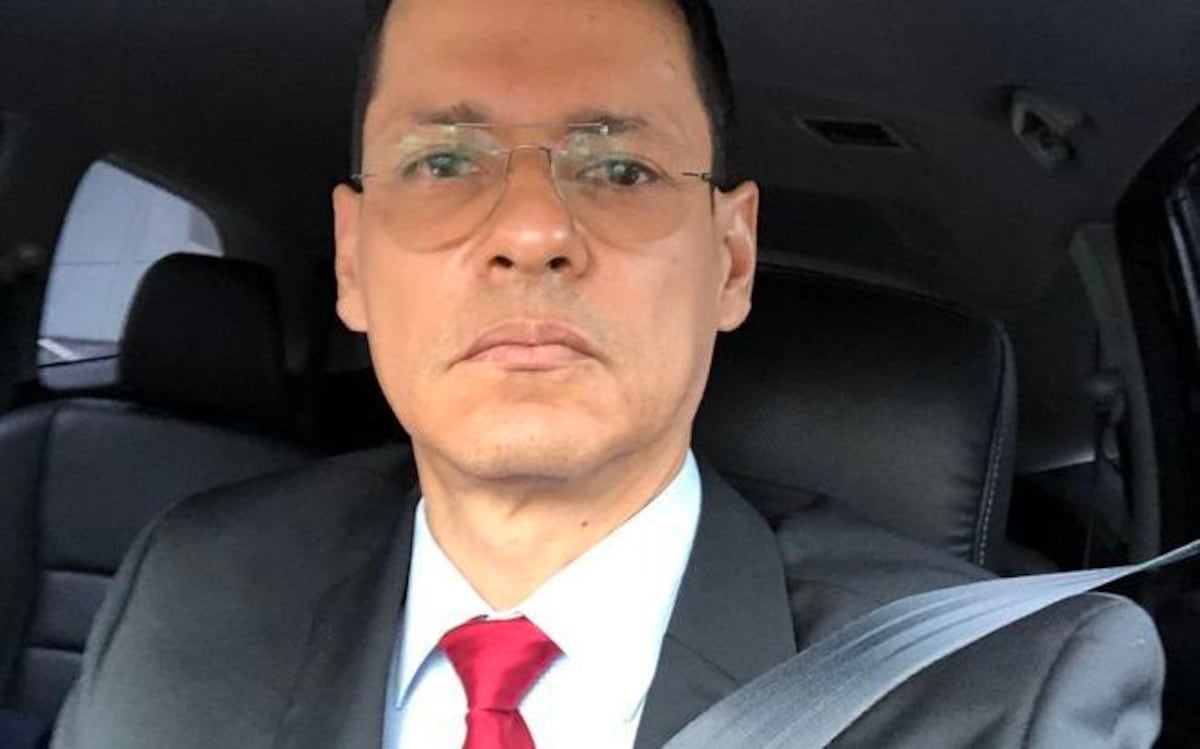 Álvaro Alvarado se quedó esperando a Chello.Lo retó a despojarse de inmunidad