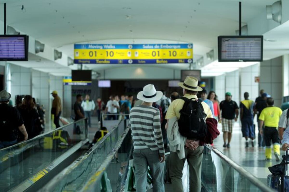 Pago por portar segunda maleta en Copa causa controversia entre los viajeros