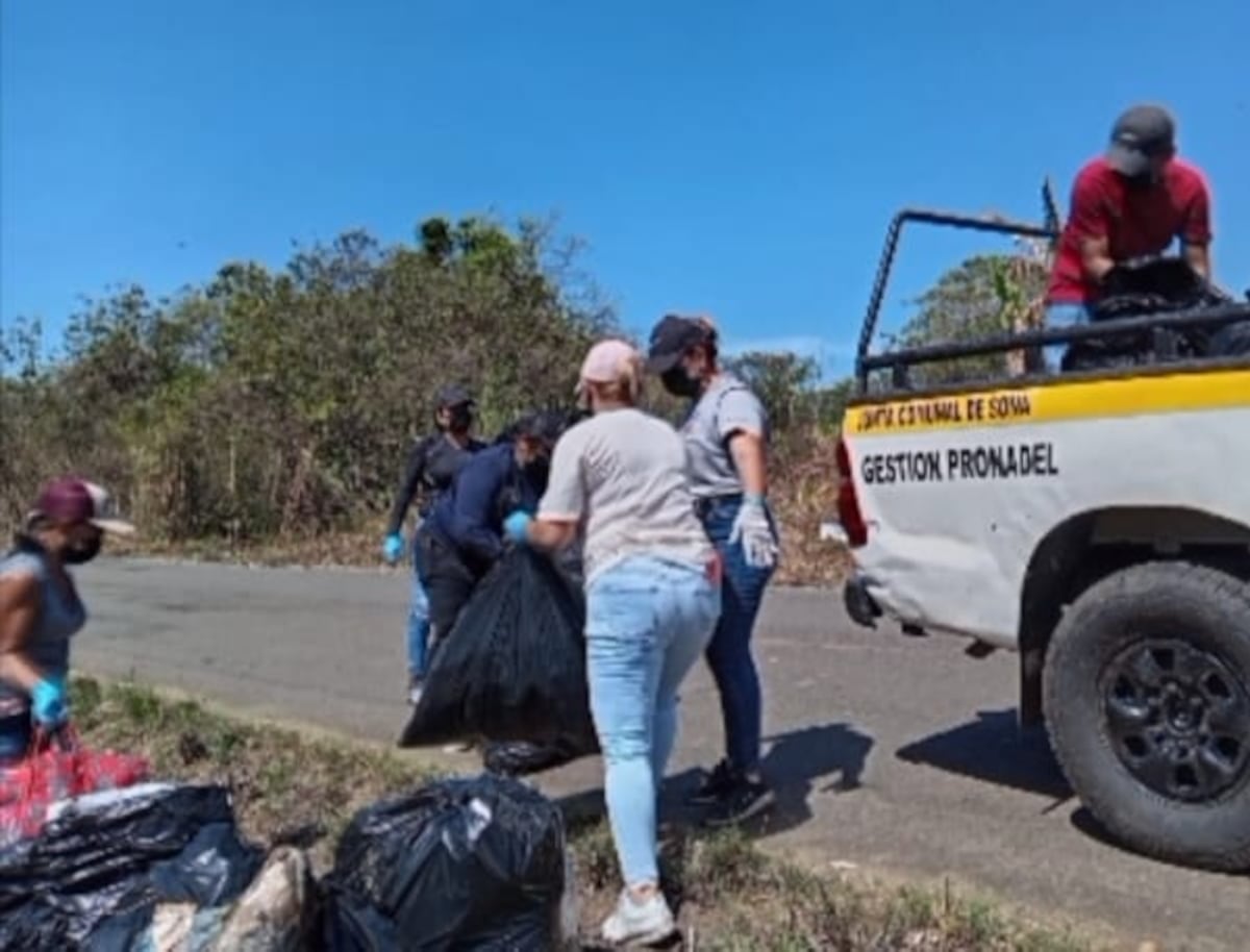 Limpian vertedero de Soná y piden conciencia a la población