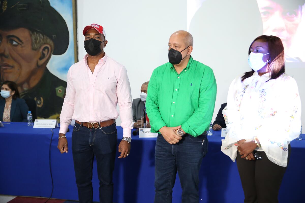 Editorial. Funcionarios electos y designados están para trabajar por el país y deben rendir cuentas