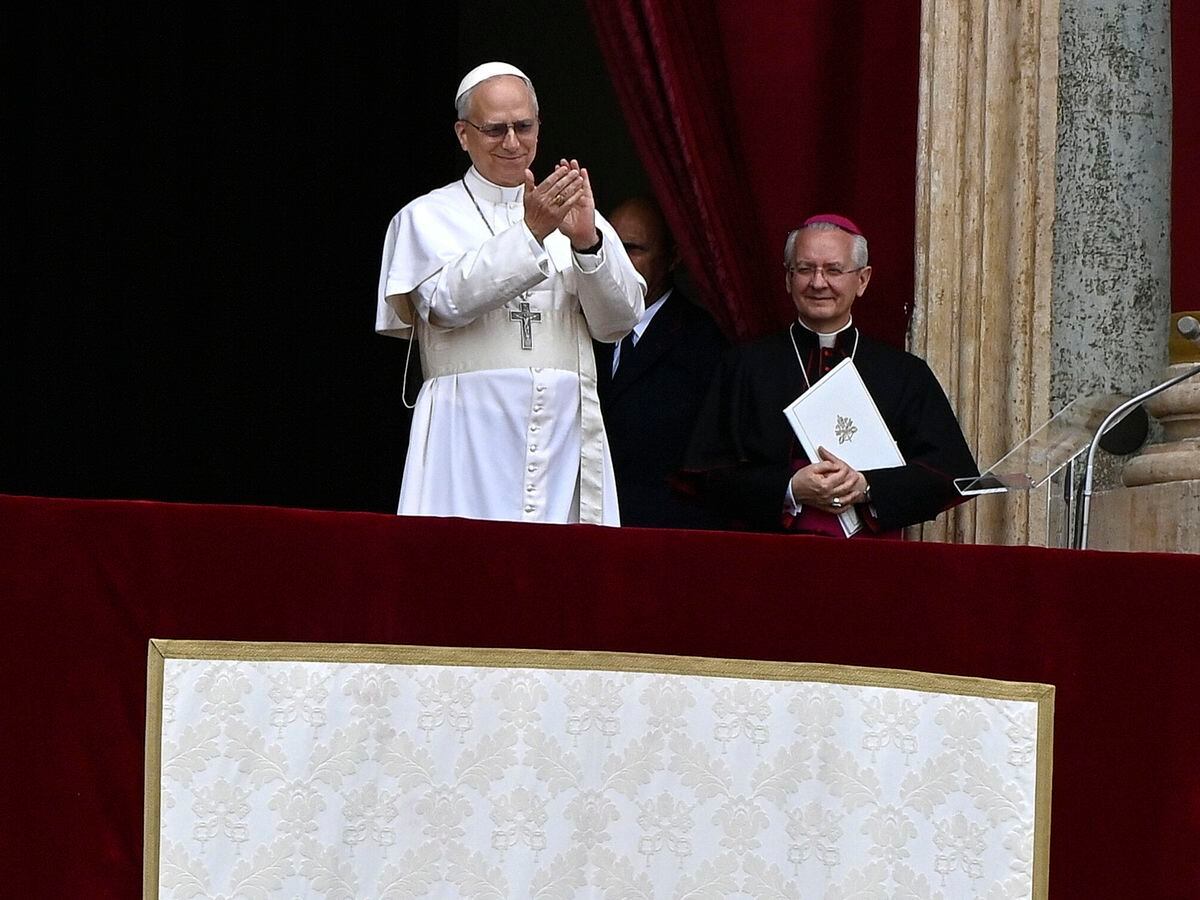 León XIV clama por la paz en su primera oración del Regina Coeli: ‘No más guerra’