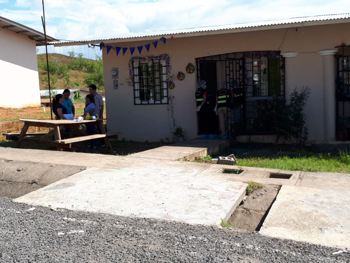 OTRO ASESINATO EN NAVIDAD.Sujeto dispara contra personas que estaban en una mesa