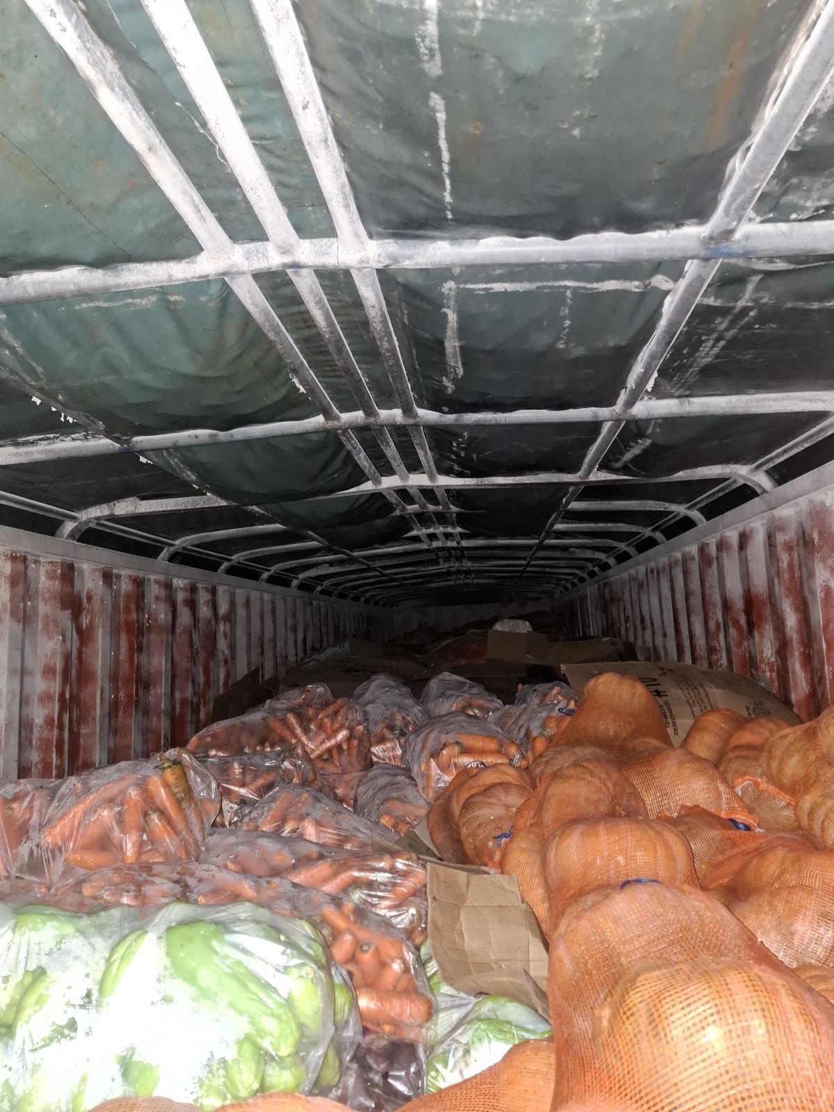 Freno en Guabalá: retienen 300 sacos de cebolla por presunto contrabando