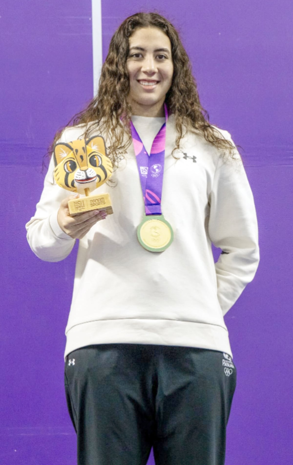 La panameña Emily Santos rompe su propio récord y se cuelga el oro en ASU2025