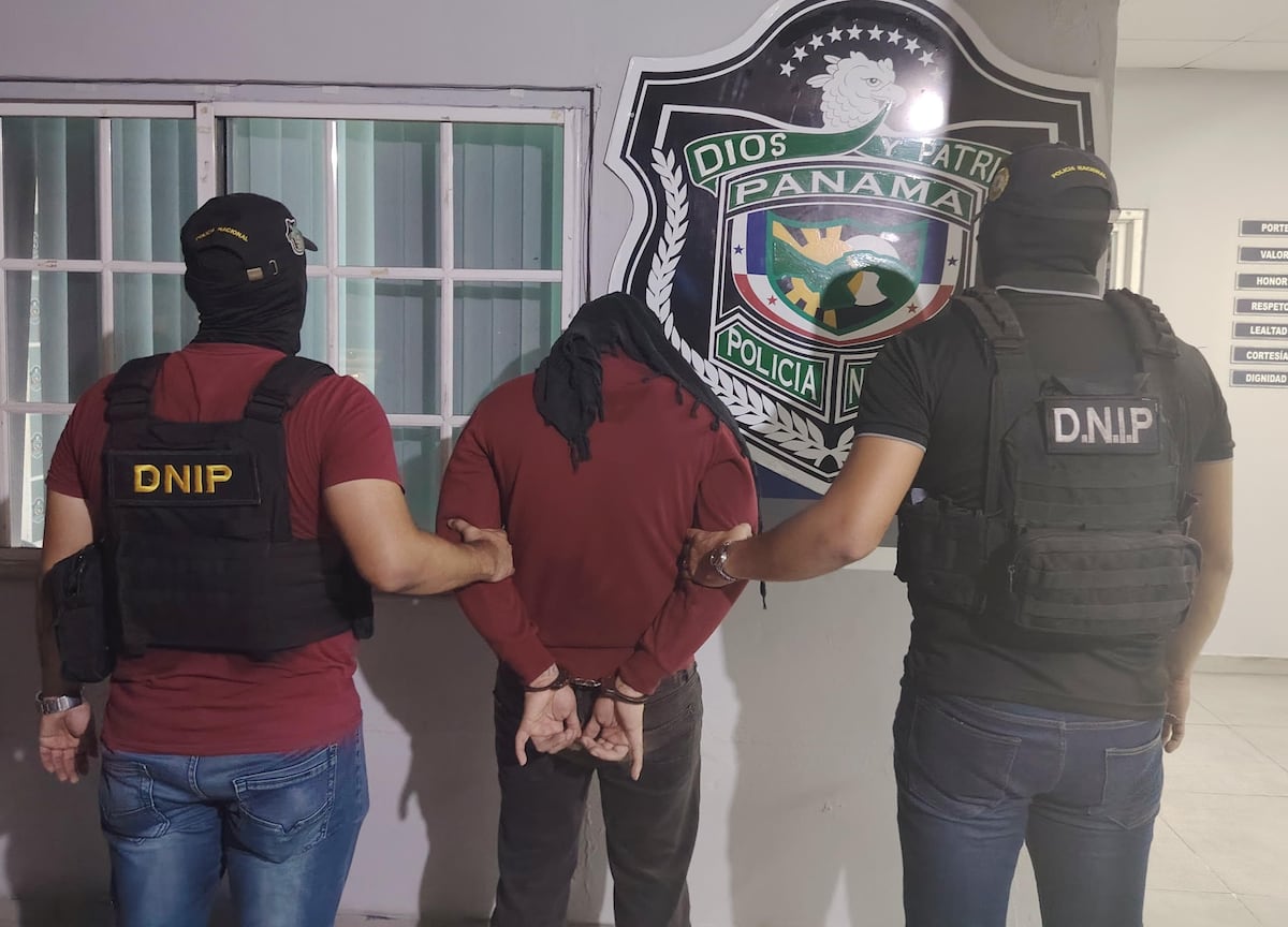 Revisión vehicular destapa arma y droga rosada en Río Abajo