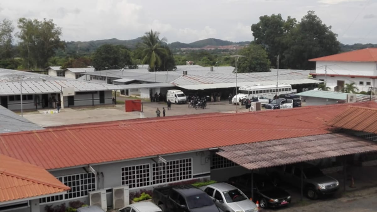 Autoridades penitenciarias llegan a acuerdo con reclusos en cárcel de Santiago