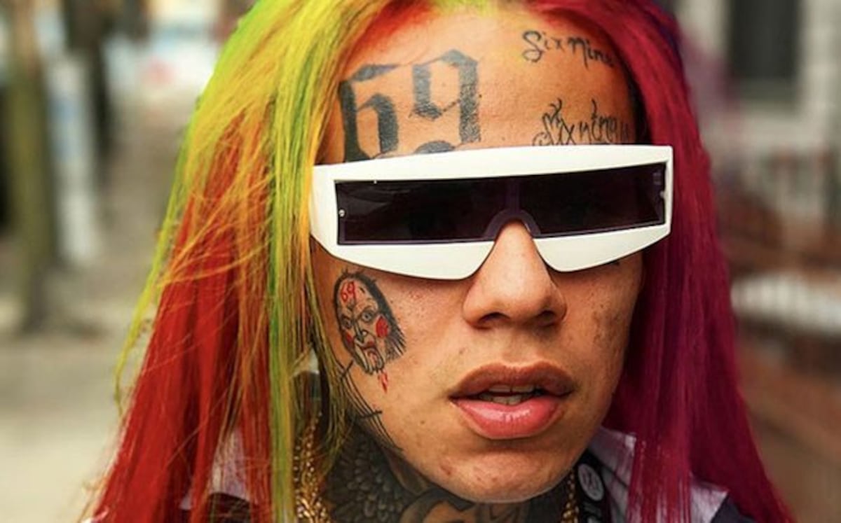 Secuestran y roban al famoso rapero latino 6ix9ine en EE.UU