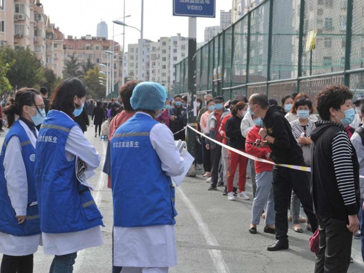Ciudad china aplicará pruebas a todos por brote de la covid-19