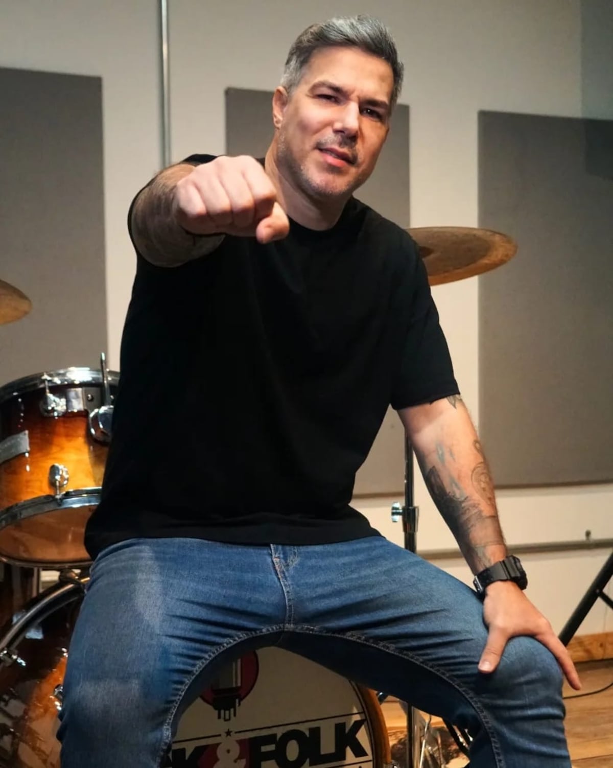 Víctor ‘Chispín’ Regueira de Os Almirantes cantará como solista para Dios 