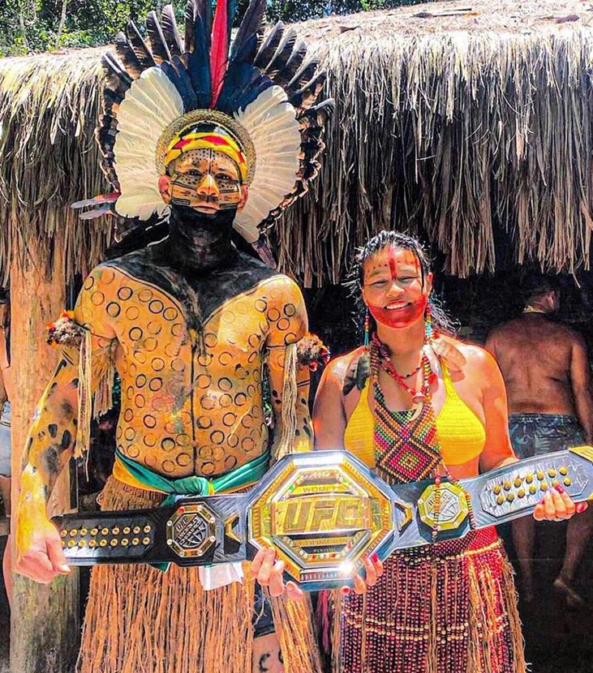 ‘Poatan’ Pereira fulmina a Ankalaev y vuelve a reinar en la UFC