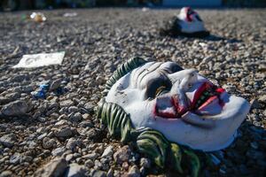 Fiesta universitaria de Halloween termina con 2 muertos y 14 heridos