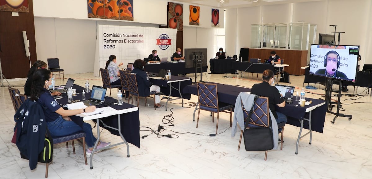 Aprueban la paridad de género en los futuros procesos internos y generales