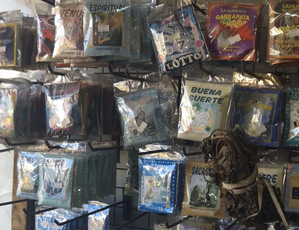 ¿Baños, incienso o hierbas? Así se preparan muchos para el Año Nuevo