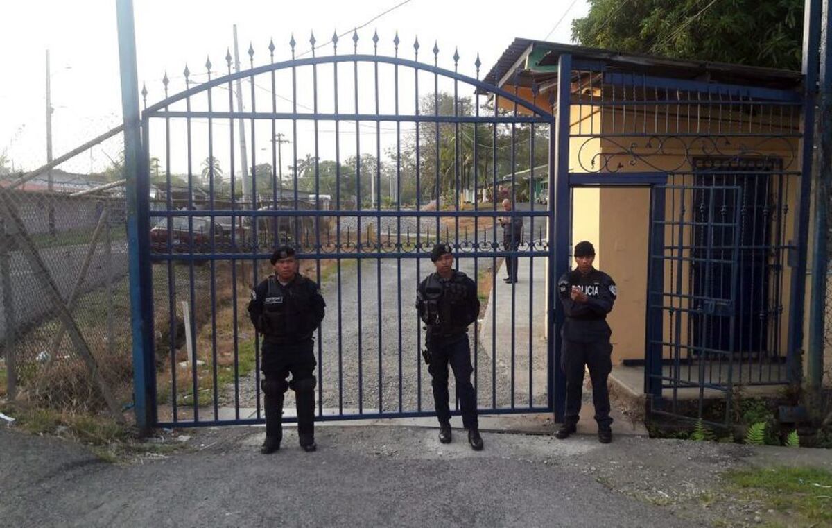 Sede del Inadeh amanece lleno de policías