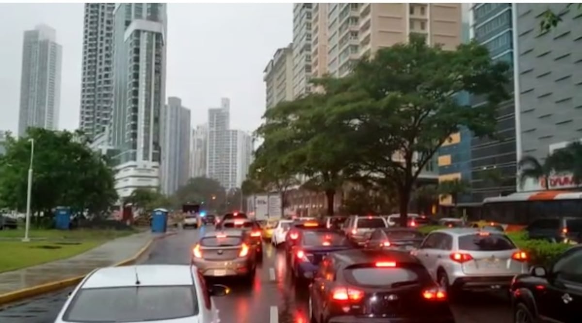 Caravana en medio de la cuarentena, deja a varios sancionados. Protestan por la corrupción y el confinamiento
