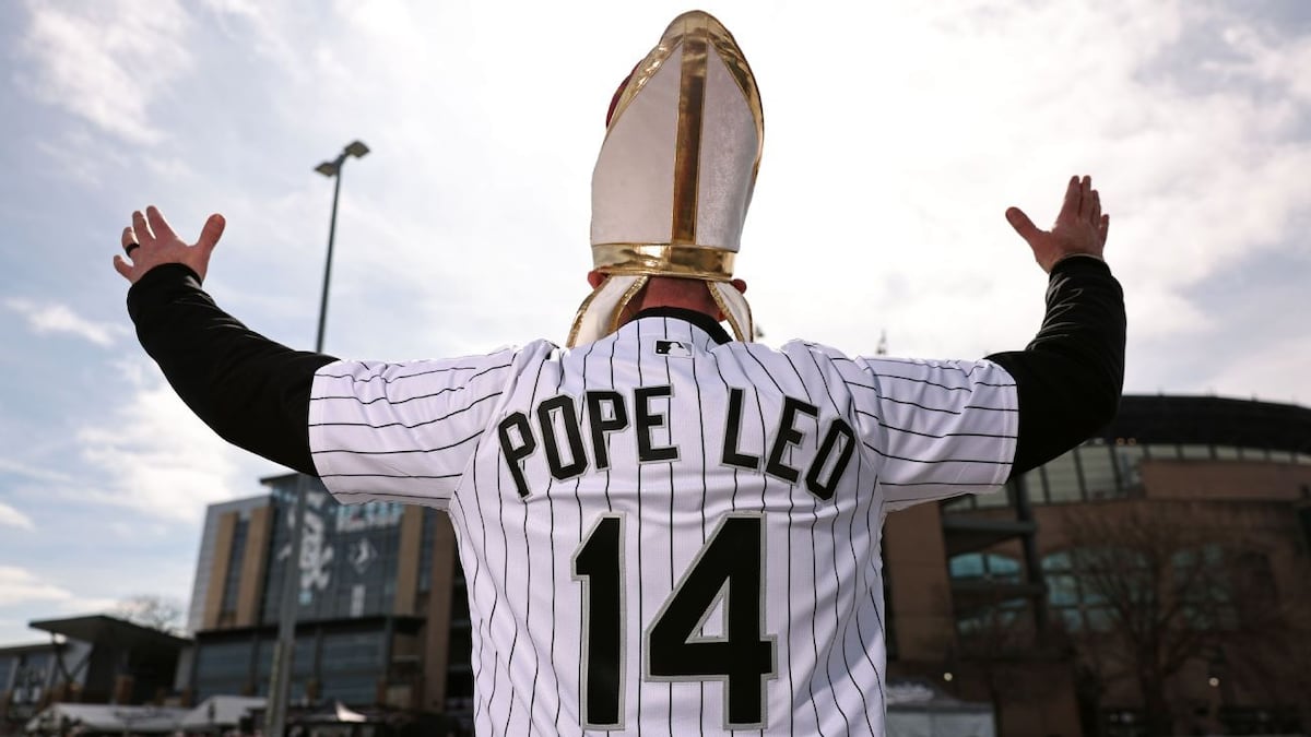 La gorra del Papa causa sensación histórica en los White Sox