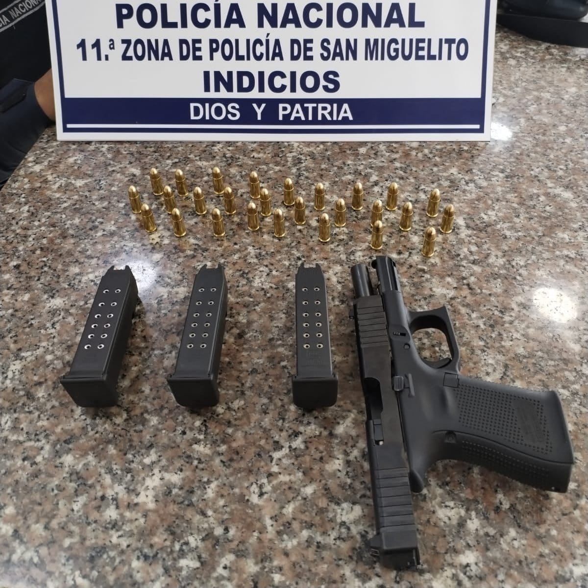 ¡Parking de arma! cae sujeto con pistola 9 mm en San Miguelito