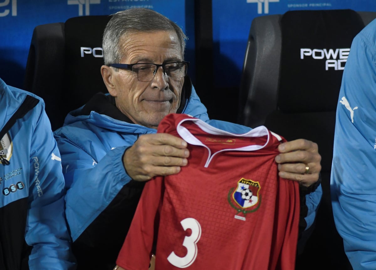 Dely Valdés: ‘Que sea entrenador tiene que ver con haber conocido a Tabárez’